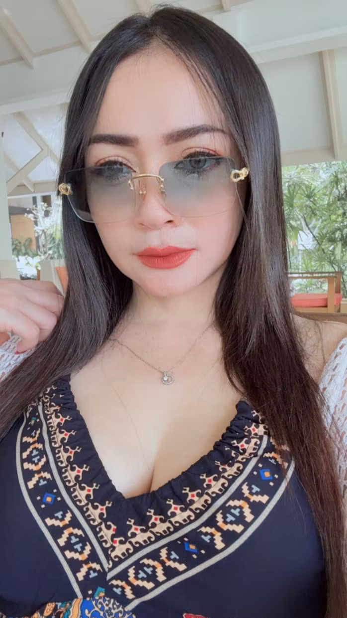 ParweenaParweena (35)
